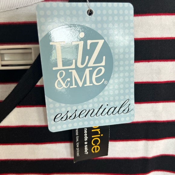 Liz & Me Women’s Short Sleeve Striped Top with V Neckline NWT
Size 4X
NWT - Picture 4 of 6